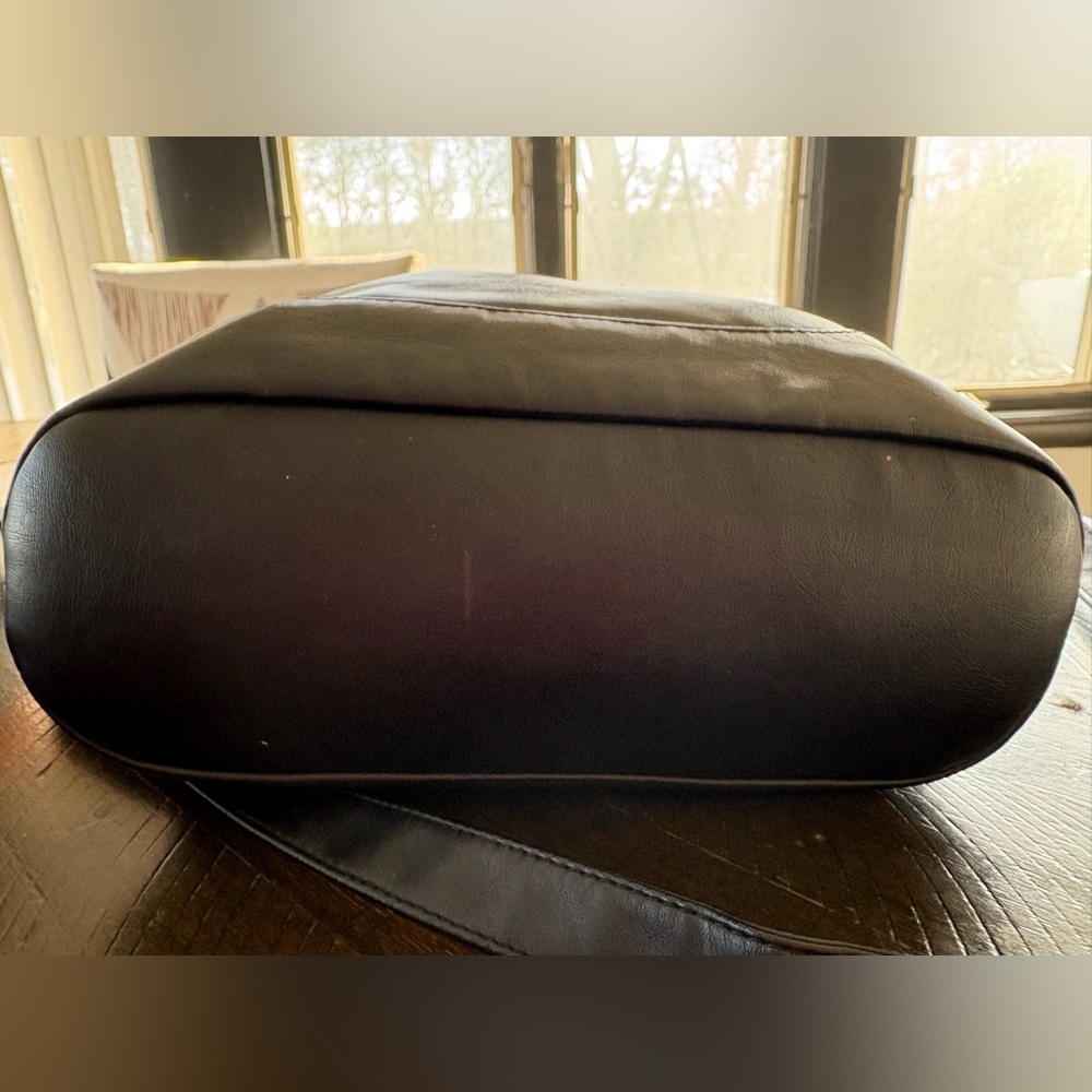Classic Black Bueno Bag - Picture 3 of 8